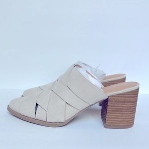 Brand new Lauren Conrad close shoe block heel